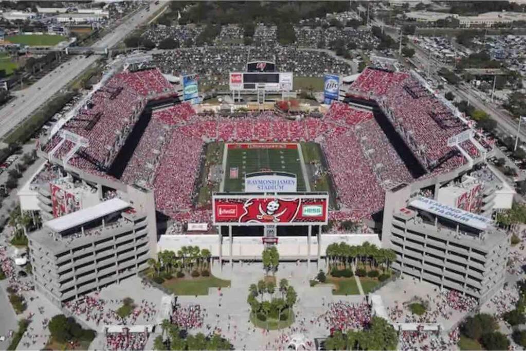 Blooming Journey In Tampa Bay!アパートメント エクステリア 写真